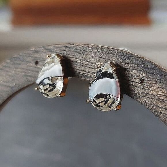 Vtg faceted faux crystal teardrop studs - Picture 1 of 10